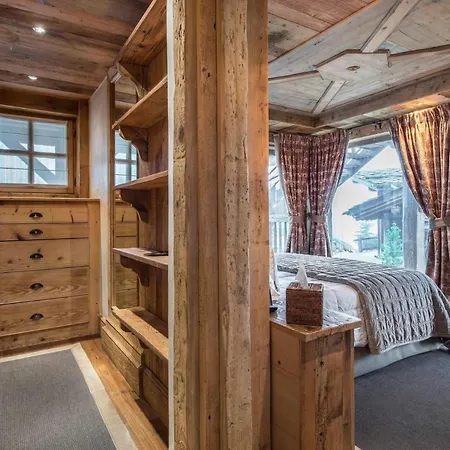 Dağ evi Chalet With Jacuzzi In *