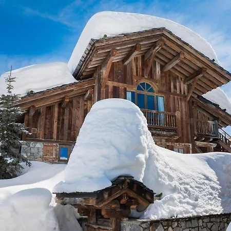 Chalet With Jacuzzi In Dağ evi