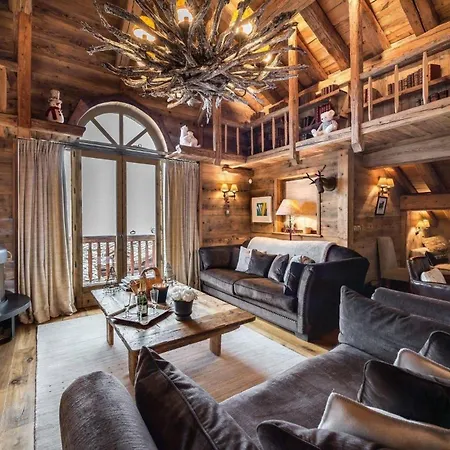 Chalet With Jacuzzi In