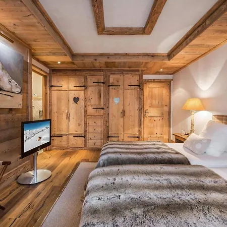Chalet With Jacuzzi In Dağ evi